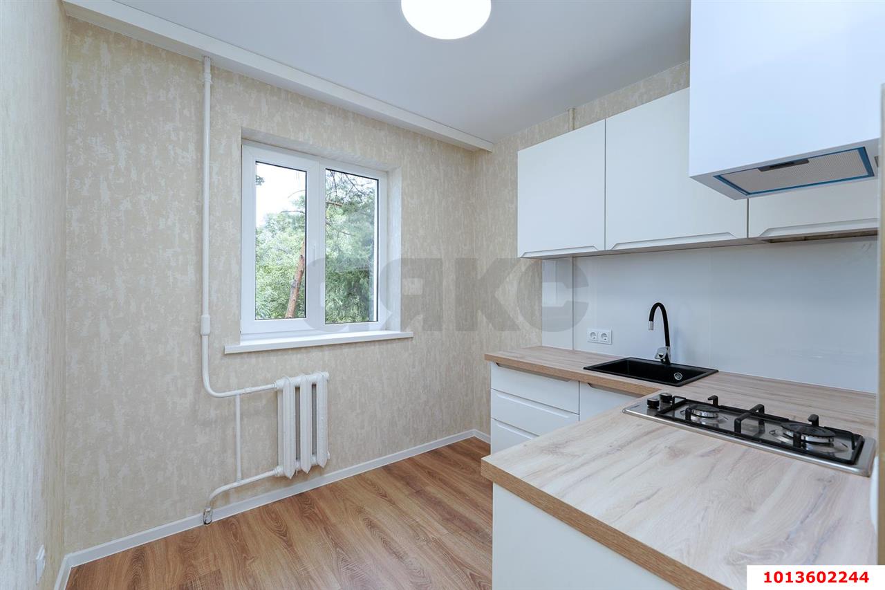 Фото №2: 2-комнатная квартира 43&nbsp;м², 2/5&nbsp;эт. - Краснодар, Центральный внутригородской округ, Покровка, мкр. Центральный, ул. Суворова, 151