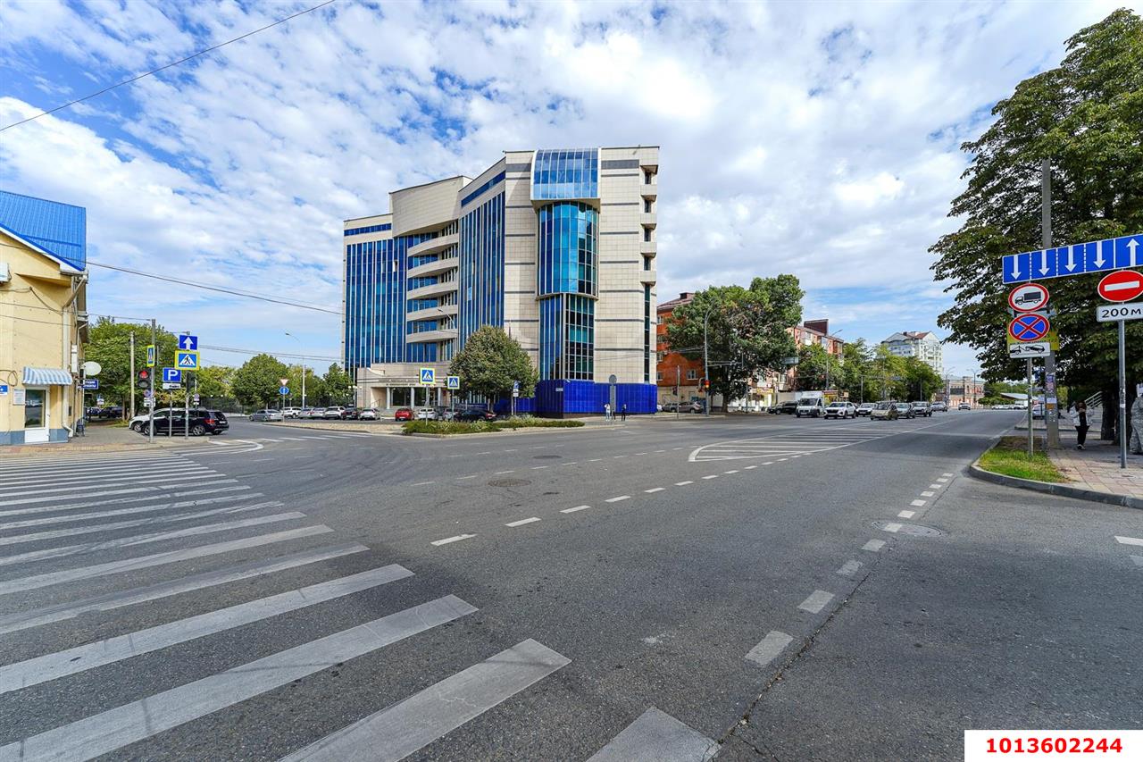 Фото №19: 2-комнатная квартира 43&nbsp;м², 2/5&nbsp;эт. - Краснодар, Центральный внутригородской округ, Покровка, мкр. Центральный, ул. Суворова, 151