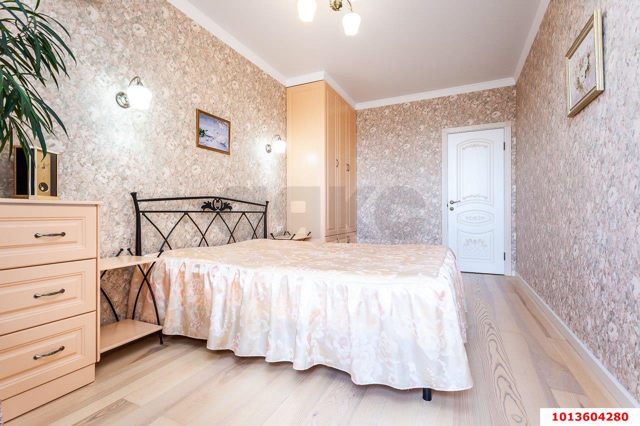 Фото №2: 2-комнатная квартира 68&nbsp;м², 21/25&nbsp;эт. - Краснодар, Прикубанский внутригородской округ, Завод Измерительных Приборов, мкр. ЖК Москва, ул. Российская, 79/3к1