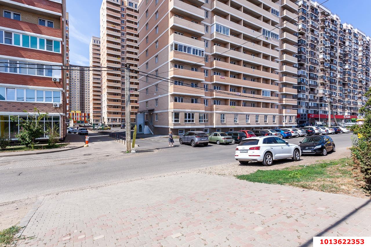 Фото №1: Офисное помещение 42&nbsp;м², 1/20&nbsp;эт. - Краснодар, Прикубанский внутригородской округ, имени Петра Метальникова, мкр. жилой комплекс Радуга, ул. Евгении Жигуленко, 7к2