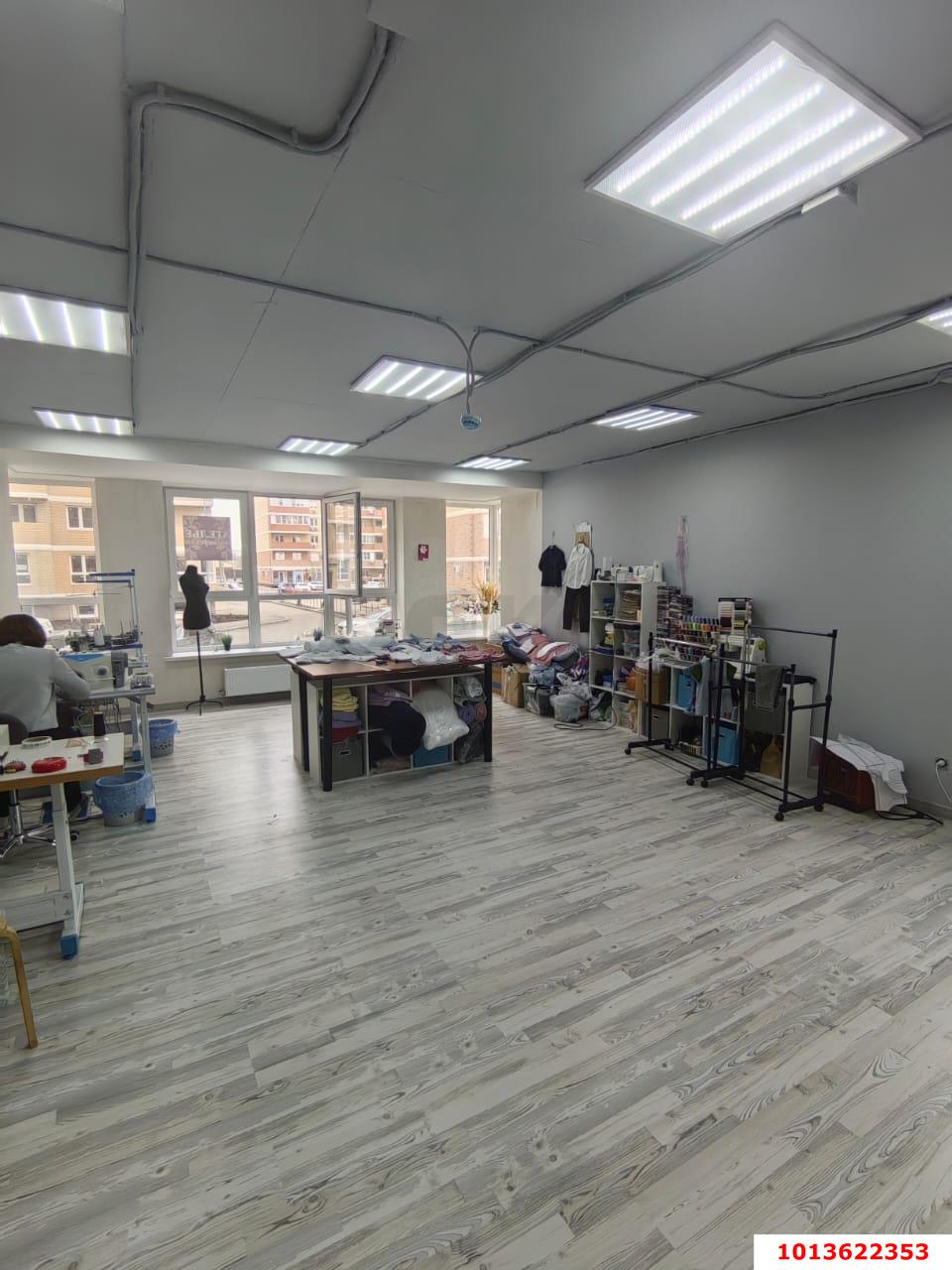 Фото №4: Офисное помещение 42&nbsp;м², 1/20&nbsp;эт. - Краснодар, Прикубанский внутригородской округ, имени Петра Метальникова, мкр. жилой комплекс Радуга, ул. Евгении Жигуленко, 7к2