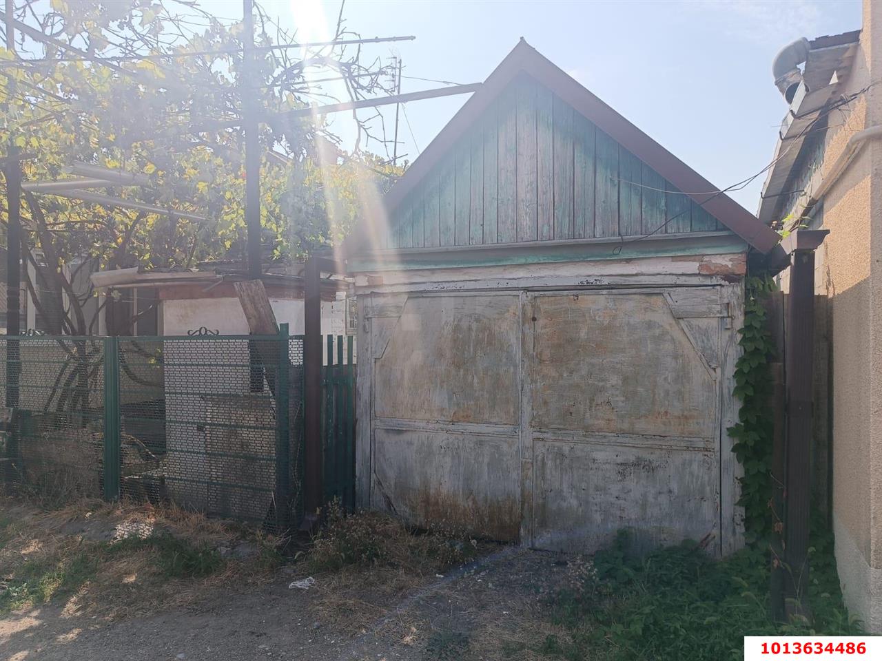 Фото №1: 2-комнатная квартира 29&nbsp;м², 1/1&nbsp;эт. - Краснодар, Прикубанский внутригородской округ, Калинино, Завод Радиоизмерительных Приборов, Ростовское Шоссе, ж/м Тополиный, ул. Компрессорная, 10кв11