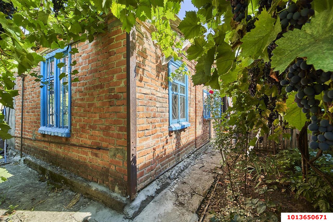 Фото №1: Дом 72&nbsp;м² + 3.3&nbsp;сот., 1&nbsp;эт. - Краснодар, Западный внутригородской округ, мкр. Фестивальный, ул. Воровского, 93