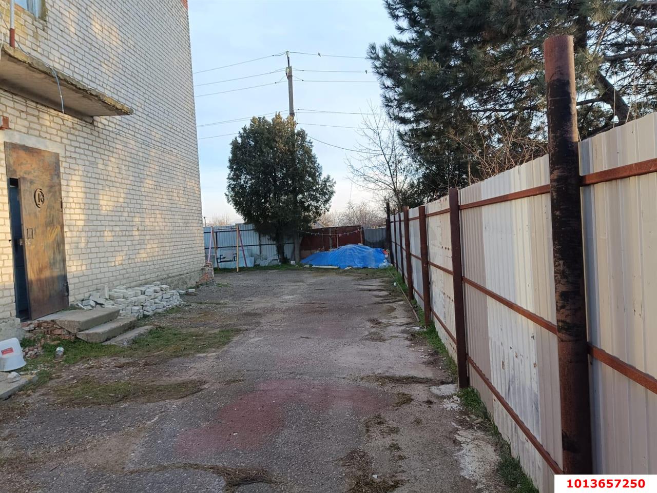 Фото №3: Отдельное здание 929&nbsp;м², 1/2&nbsp;эт. - Белый, пер. Садовый, 9