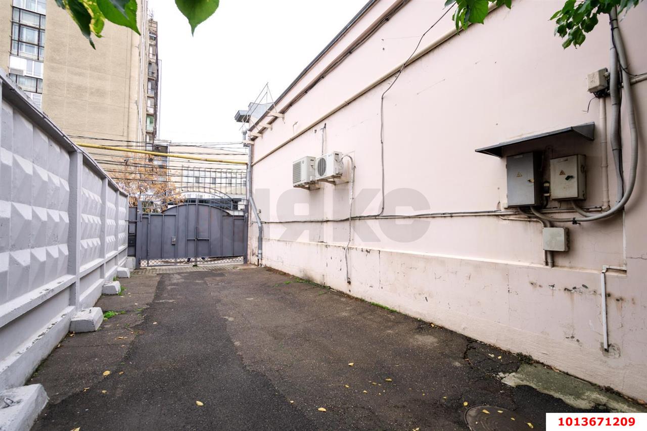 Фото №13: 2-комнатная квартира 111&nbsp;м², 1/1&nbsp;эт. - Краснодар, Центральный внутригородской округ, мкр. Центральный, ул. Пашковская, 80/1