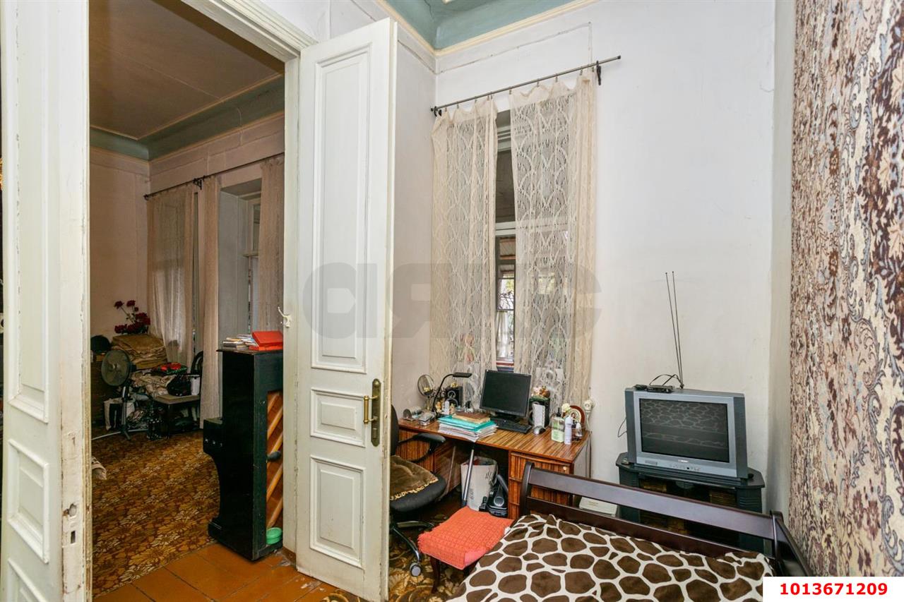 Фото №6: 2-комнатная квартира 111&nbsp;м², 1/1&nbsp;эт. - Краснодар, Центральный внутригородской округ, мкр. Центральный, ул. Пашковская, 80/1