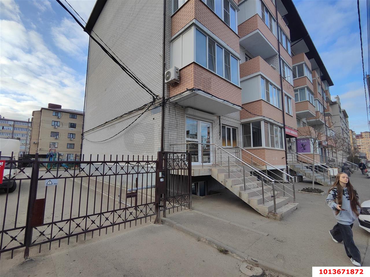 Фото №4: Торговое помещение 85&nbsp;м², 1/5&nbsp;эт. - Российский, мкр. Прикубанский внутригородской округ, ул. Парижская, 21