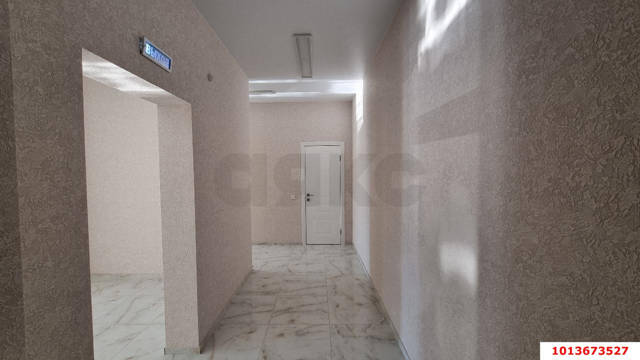 Фото №3: Офисное помещение 60&nbsp;м², 1/17&nbsp;эт. - Краснодар, Центральный внутригородской округ, мкр. Центральный, ул. Главная городская площадь