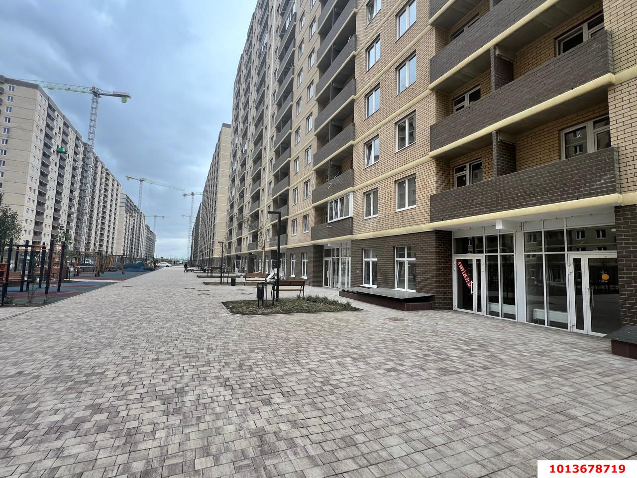 Фото №3: Торговое помещение 41&nbsp;м², 1/22&nbsp;эт. - Краснодар, Прикубанский внутригородской округ, мкр. жилой комплекс Дыхание, ул. Лётчика Позднякова, 2к22