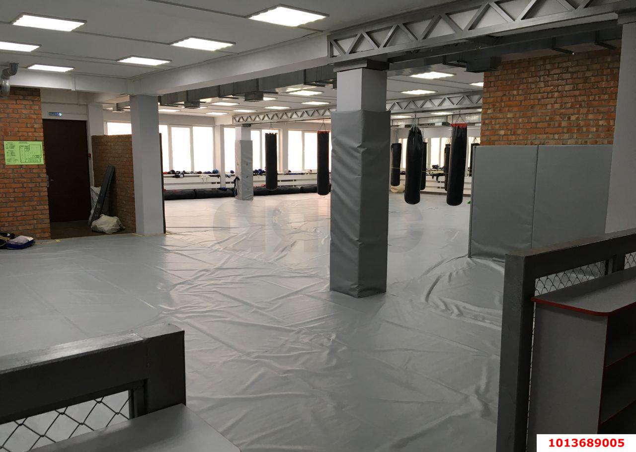 Фото №4: Торговое помещение 524&nbsp;м², 2/3&nbsp;эт. - Краснодар, Западный внутригородской округ, мкр. Юбилейный, ул. 70-летия Октября, 30/2