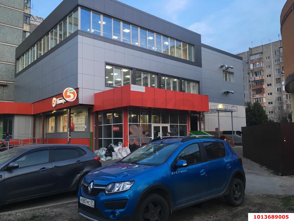 Фото №1: Торговое помещение 524&nbsp;м², 2/3&nbsp;эт. - Краснодар, Западный внутригородской округ, мкр. Юбилейный, ул. 70-летия Октября, 30/2