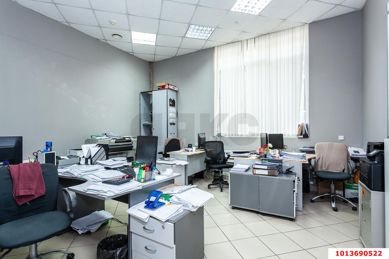 Фото №7: Торговое помещение 960&nbsp;м², 1/2&nbsp;эт. - Краснодар, Западный внутригородской округ, мкр. Сельскохозяйственный Институт, ул. Академика Трубилина, 120