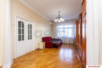 Фото №1: 1-комнатная квартира 46 м², 3/5 эт. - Краснодар, мкр. Центральный, ул. Карасунская, 44