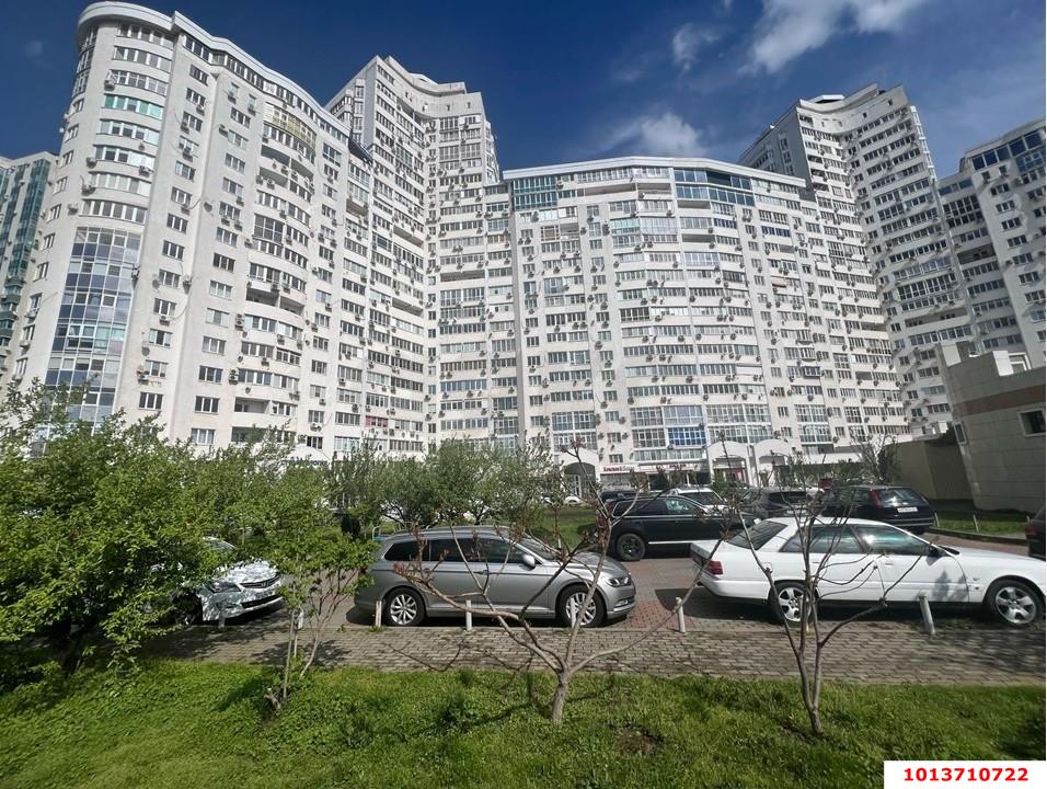 Фото №1: Торговое помещение 420&nbsp;м², 22&nbsp;эт. - Краснодар, Западный внутригородской округ, мкр. Центральный, ул. Кубанская набережная, 37/10