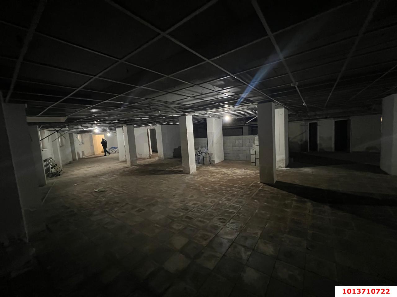 Фото №4: Торговое помещение 420&nbsp;м², 22&nbsp;эт. - Краснодар, Западный внутригородской округ, мкр. Центральный, ул. Кубанская набережная, 37/10