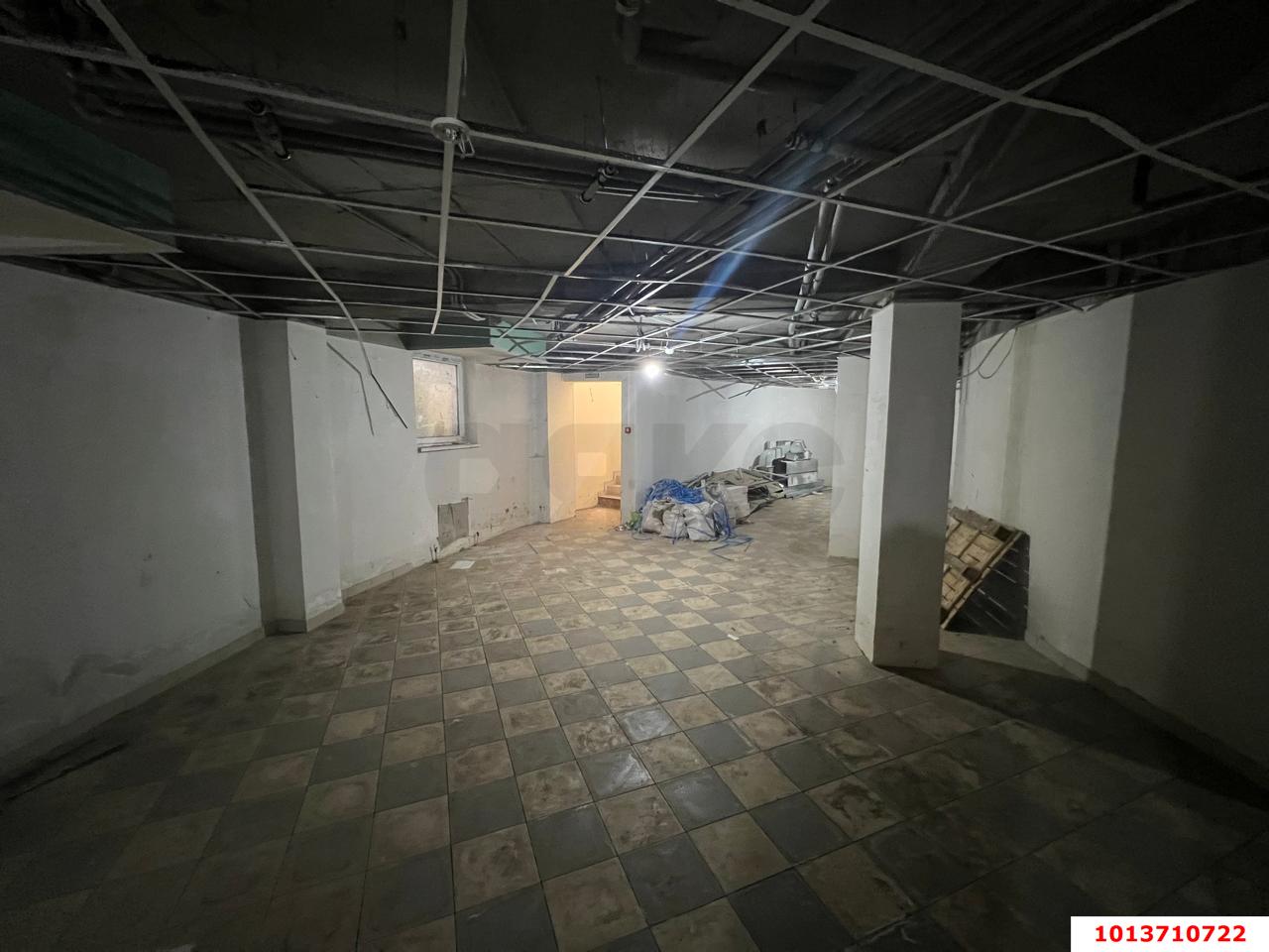 Фото №2: Торговое помещение 420&nbsp;м², 22&nbsp;эт. - Краснодар, Западный внутригородской округ, мкр. Центральный, ул. Кубанская набережная, 37/10