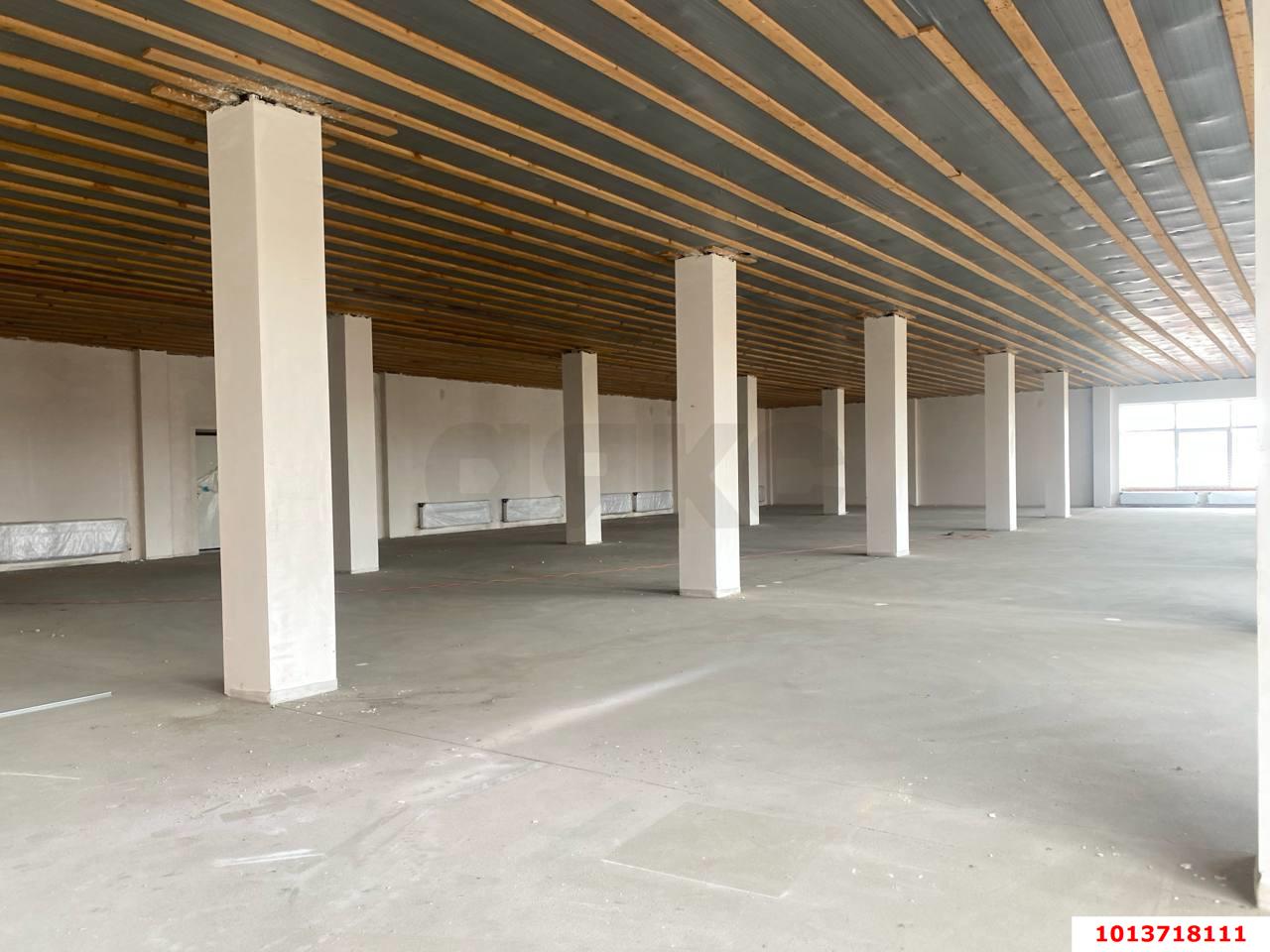 Фото №3: Торговое помещение 350&nbsp;м², 2/2&nbsp;эт. - Новая Адыгея, ул. Кубанская, 3/2