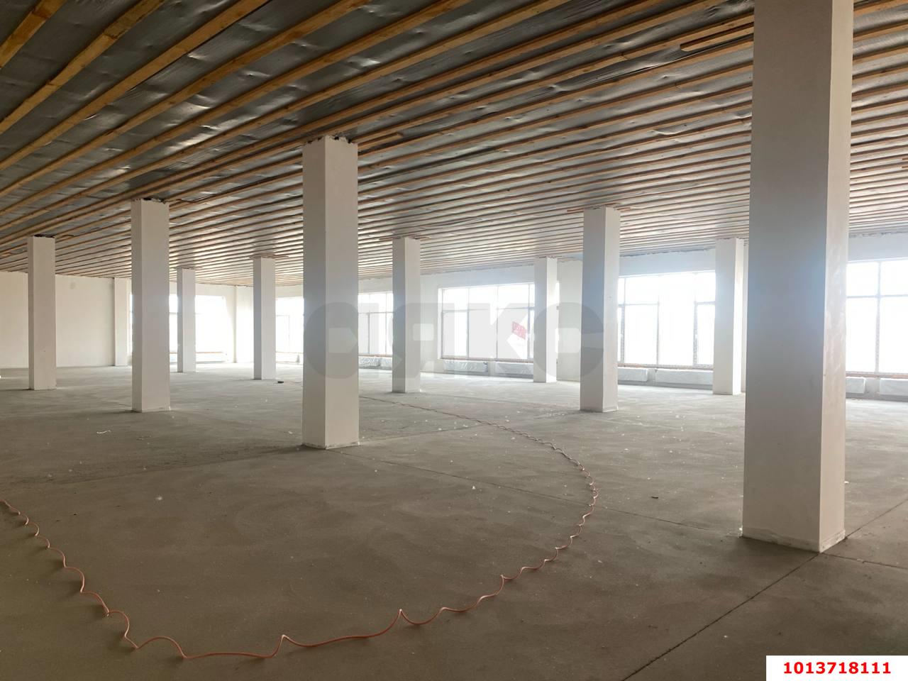 Фото №2: Торговое помещение 350&nbsp;м², 2/2&nbsp;эт. - Новая Адыгея, ул. Кубанская, 3/2