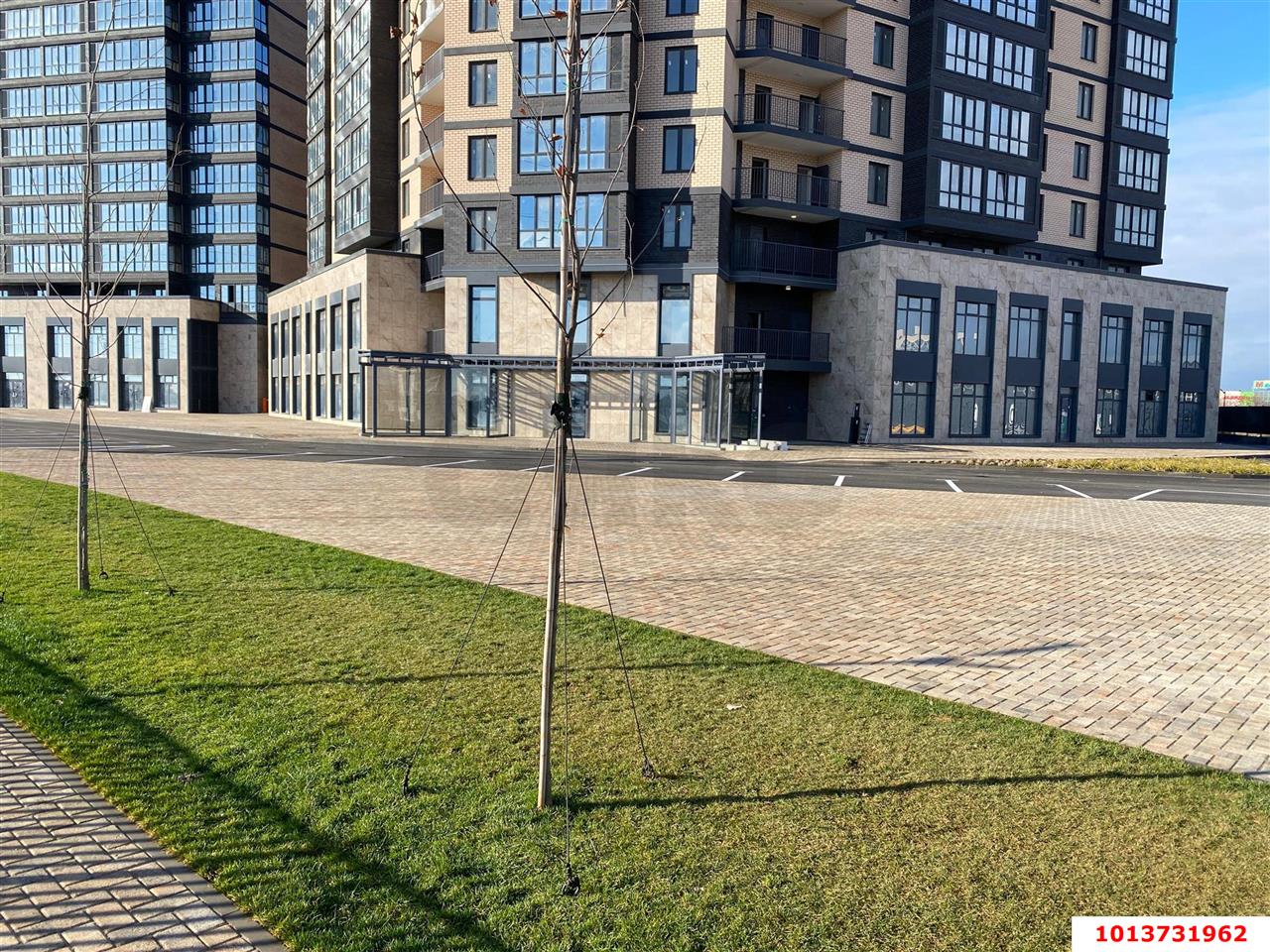 Фото №3: Отдельное здание 222&nbsp;м², 1/12&nbsp;эт. - Яблоновский, мкр. жилой комплекс Вектор, ул. Базовская, 21