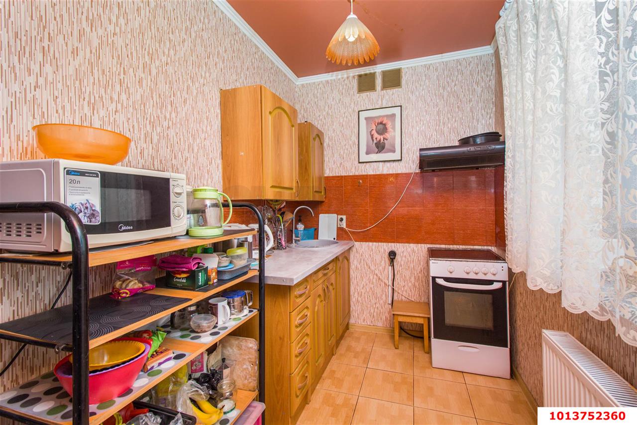 Фото №1: 2-комнатная квартира 100&nbsp;м², 4/4&nbsp;эт. - Краснодар, Прикубанский внутригородской округ, мкр. Музыкальный, ул. им. Хаджинова М.И., 21