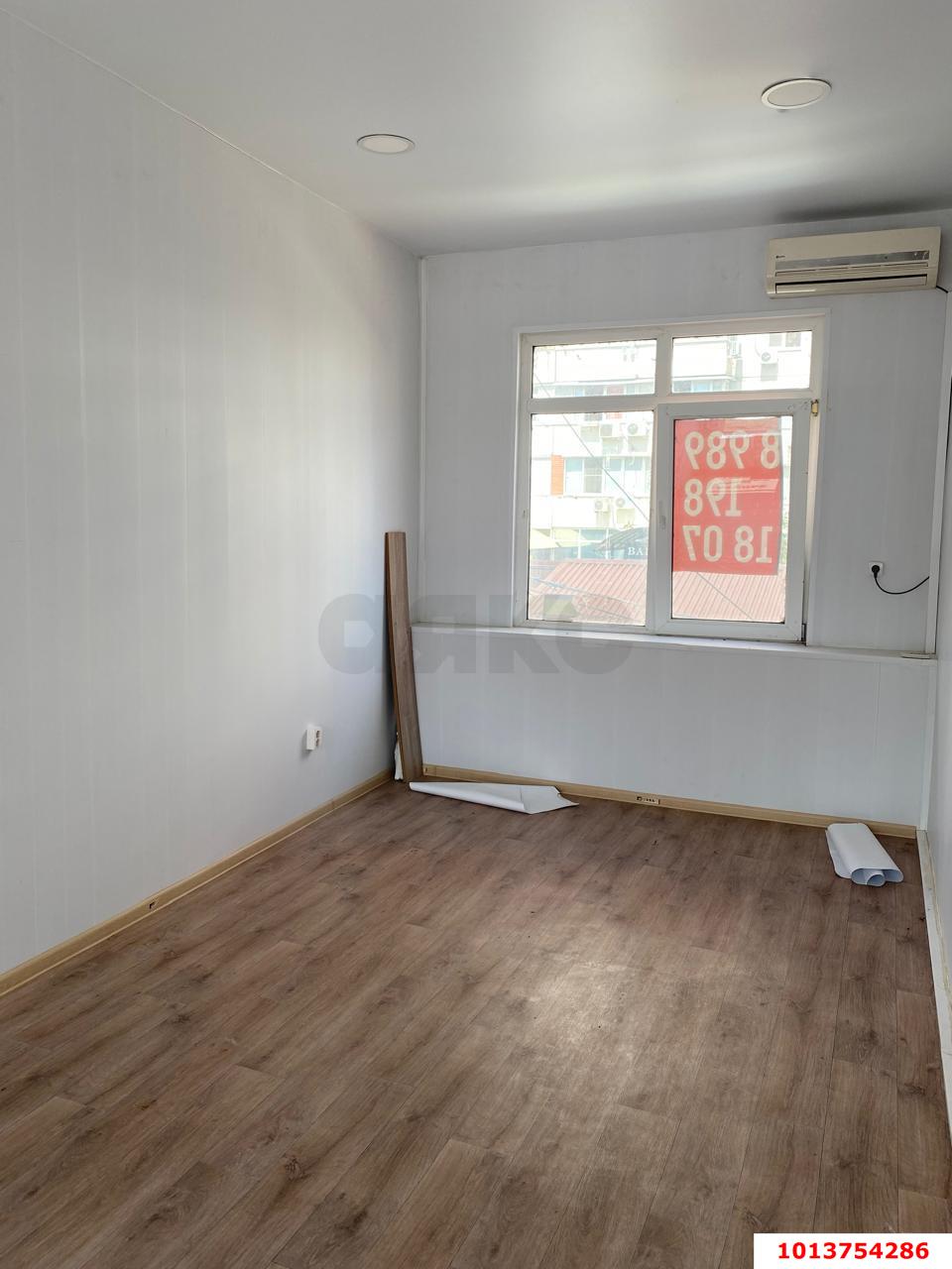 Фото №4: Торговое помещение 23&nbsp;м², 2/2&nbsp;эт. - Краснодар, Западный внутригородской округ, мкр. Юбилейный, пр-кт Чекистов, 17Е