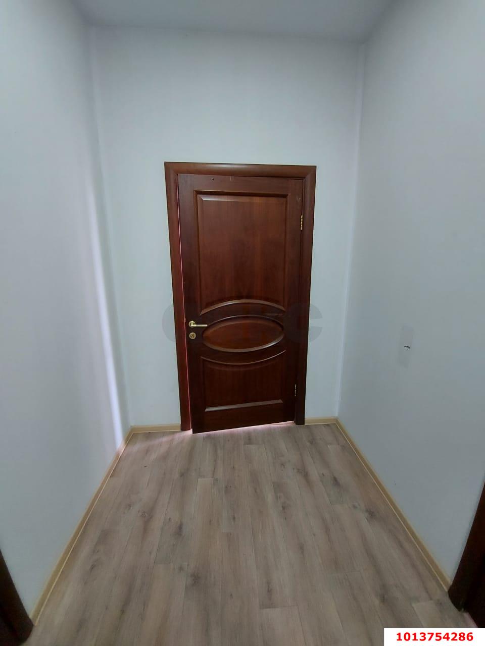 Фото №5: Торговое помещение 23&nbsp;м², 2/2&nbsp;эт. - Краснодар, Западный внутригородской округ, мкр. Юбилейный, пр-кт Чекистов, 17Е