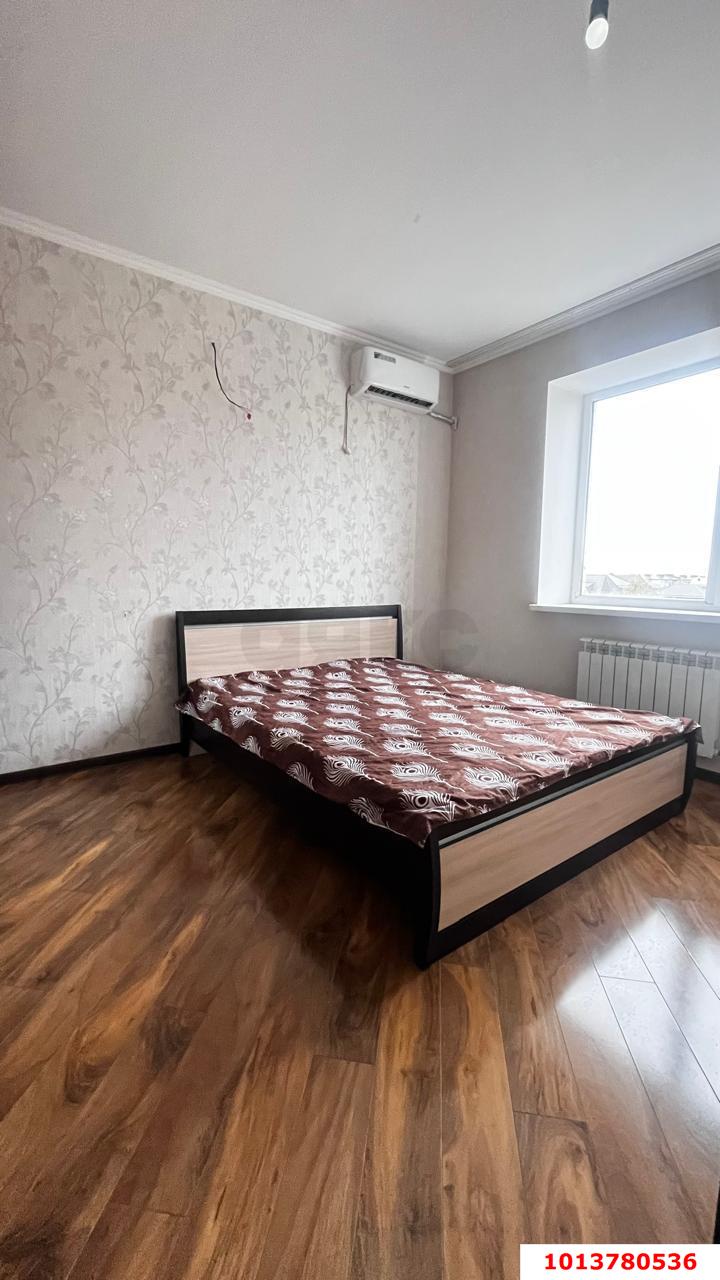 Фото №7: 2-комнатная квартира 86&nbsp;м², 4/6&nbsp;эт. - Краснодар, Прикубанский внутригородской округ, мкр. имени Петра Метальникова, ул. Защитников Отечества, 5