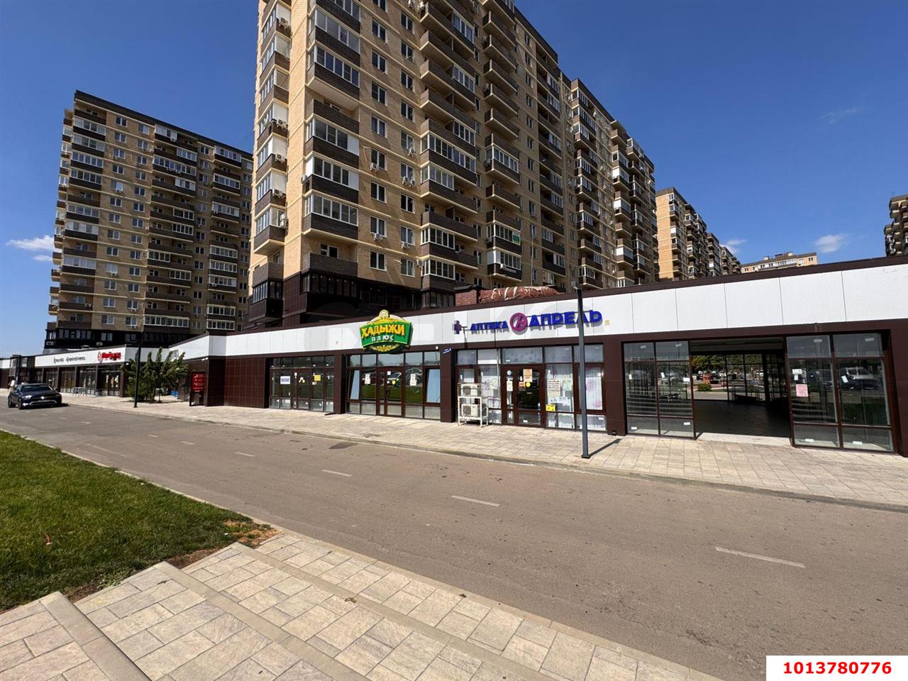 Фото №4: Торговое помещение 83&nbsp;м², 1/1&nbsp;эт. - Краснодар, Прикубанский внутригородской округ, мкр. жилой комплекс Ракурс, ул. имени Героя Ростовского, 8сБ