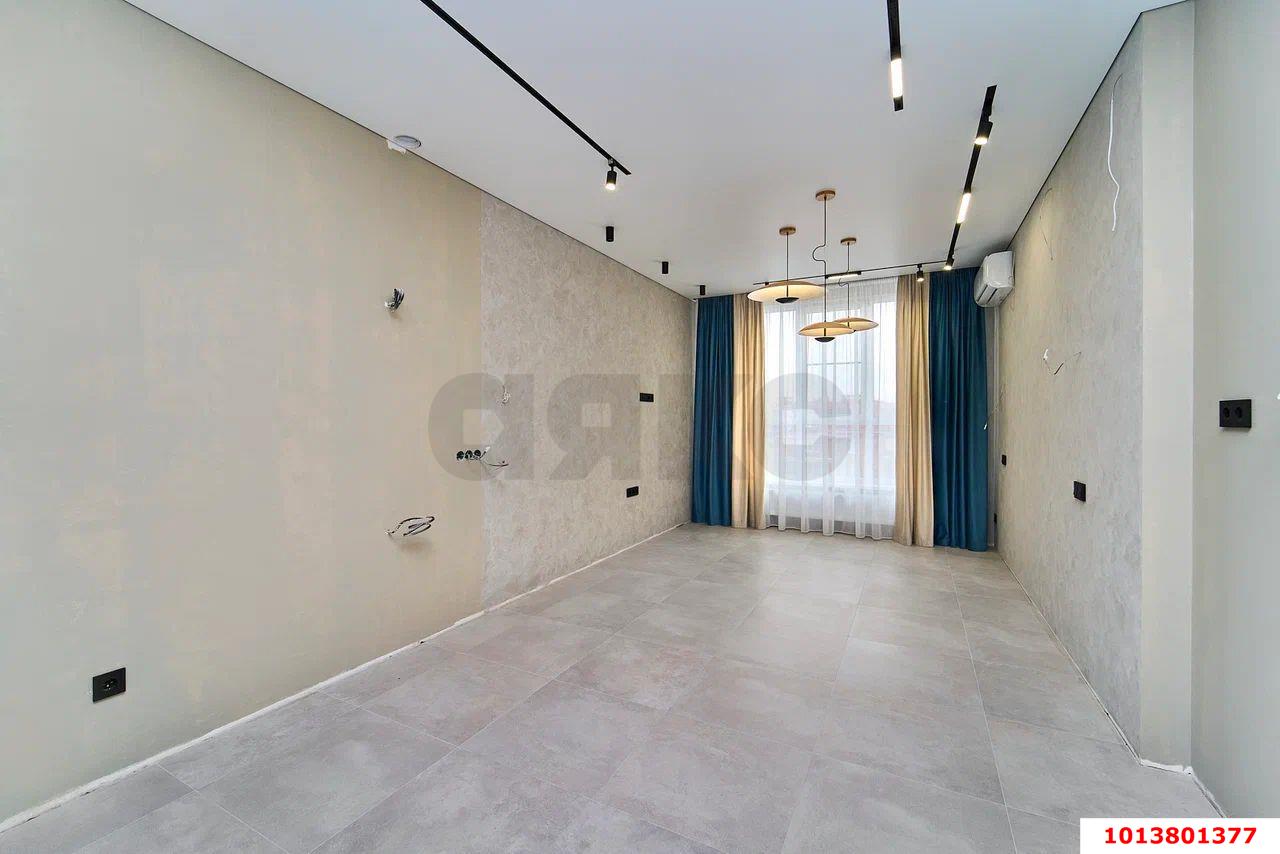 Фото №6: 2-комнатная квартира 85&nbsp;м², 4/18&nbsp;эт. - Краснодар, Прикубанский внутригородской округ, Школьный, Круглик, мкр. жилой комплекс Версаль, ул. Черниговская, 1