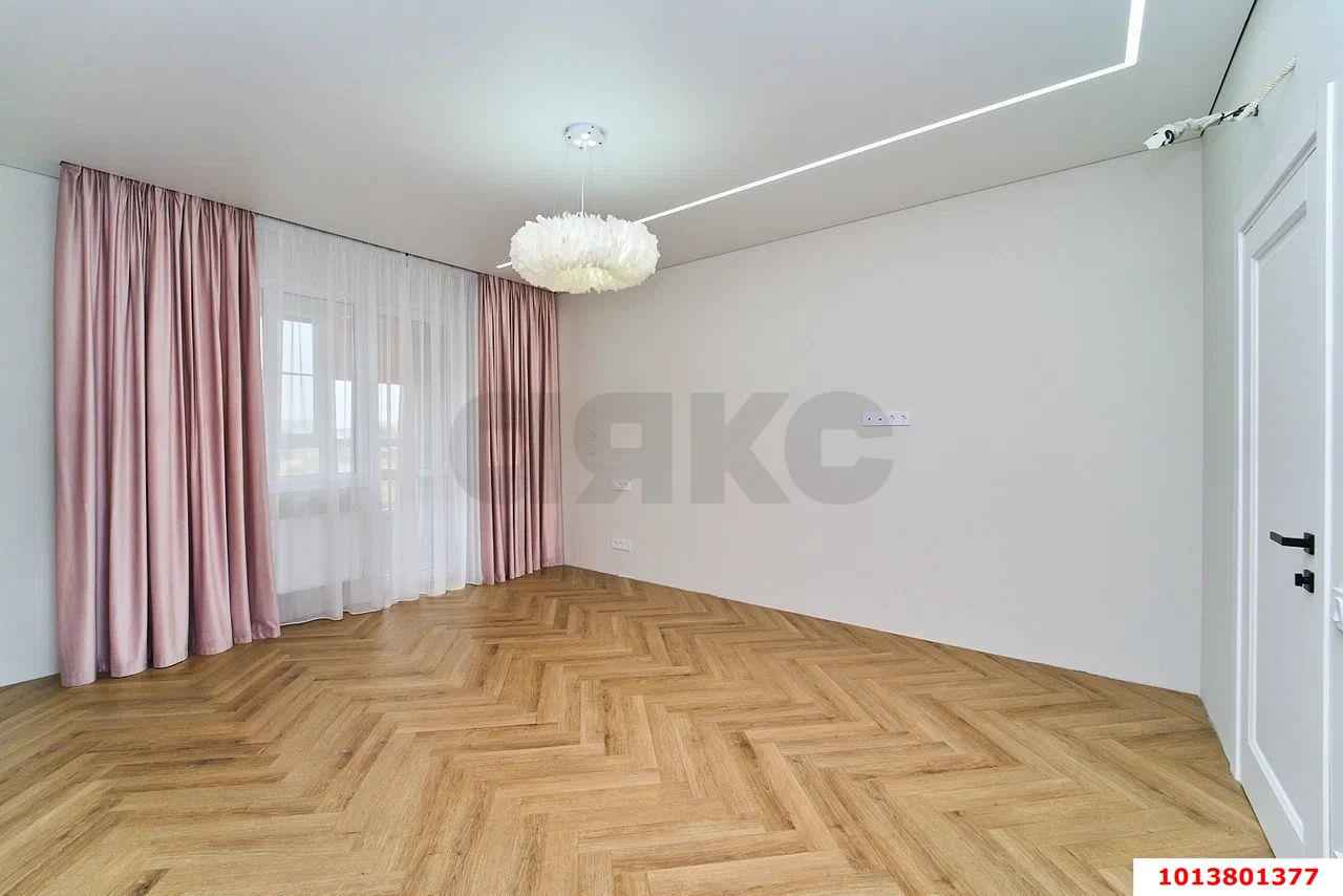 Фото №4: 2-комнатная квартира 85&nbsp;м², 4/18&nbsp;эт. - Краснодар, Прикубанский внутригородской округ, Школьный, Круглик, мкр. жилой комплекс Версаль, ул. Черниговская, 1