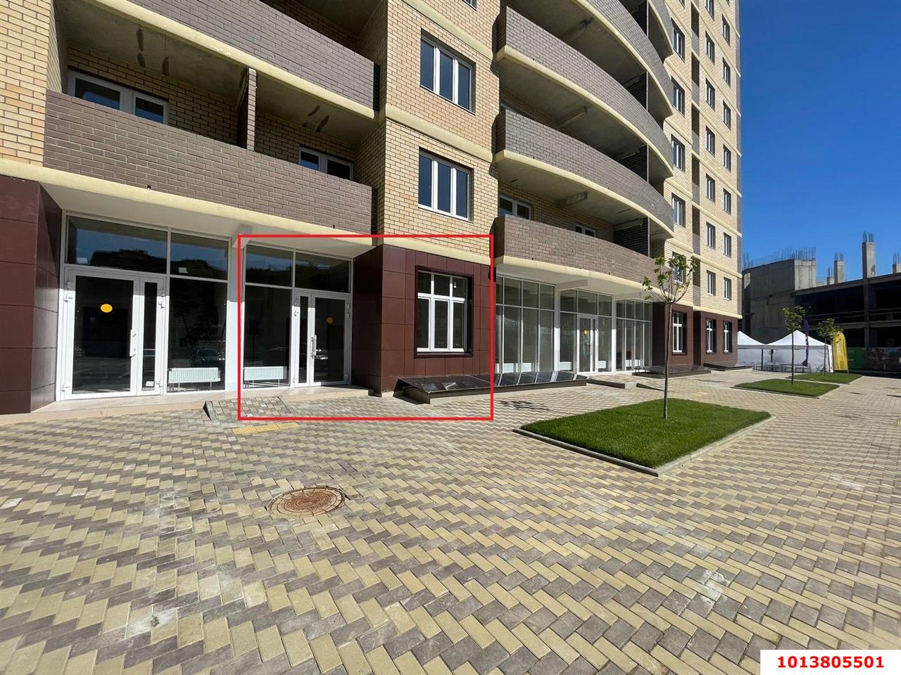 Фото №2: Торговое помещение 41&nbsp;м², 1/25&nbsp;эт. - Краснодар, Прикубанский внутригородской округ, ЖК Лучший, мкр. имени Петра Метальникова, ул. Петра Метальникова, 36