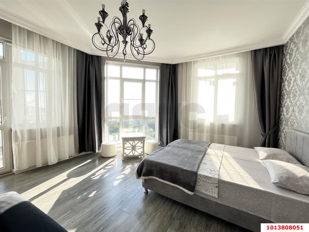Фото №1: 2-комнатная квартира 71&nbsp;м², 10/10&nbsp;эт. - Кабардинка, ул. Мира, 15