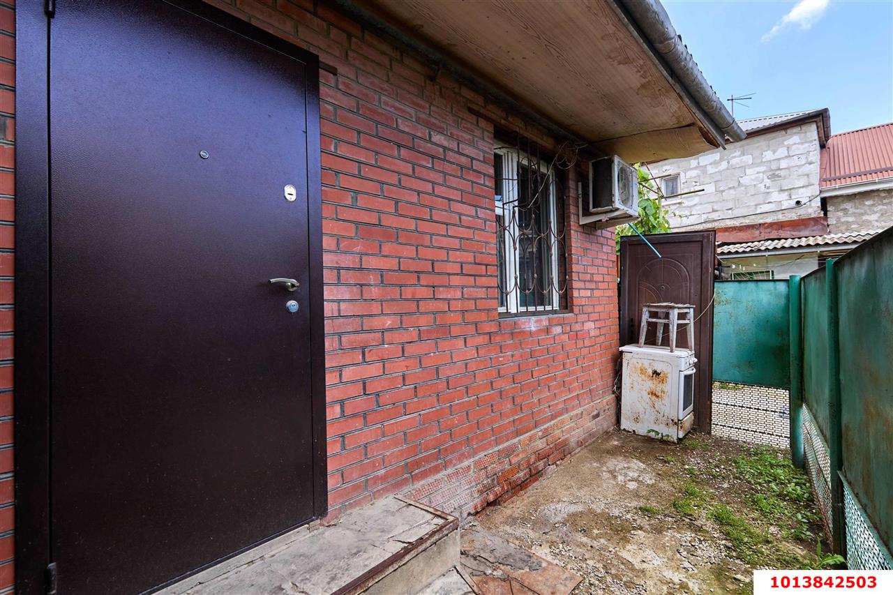 Фото №13: Часть дома 38&nbsp;м² + 2&nbsp;сот., 1&nbsp;эт. - Краснодар, Центральный внутригородской округ, мкр. Центральный, ул. Коммунаров, 228