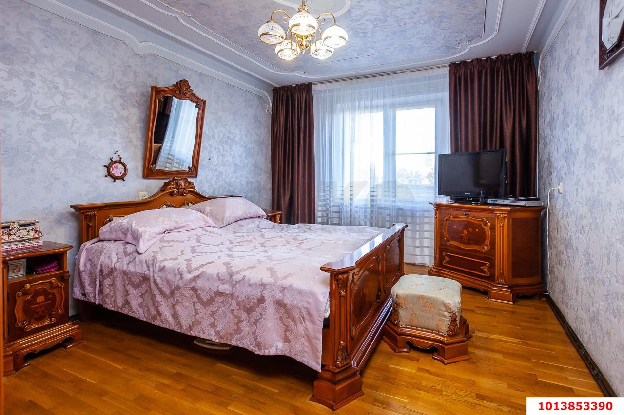 Фото №8: 4-комнатная квартира 87&nbsp;м², 4/14&nbsp;эт. - Краснодар, Западный внутригородской округ, мкр. Юбилейный, б-р Платановый, 10