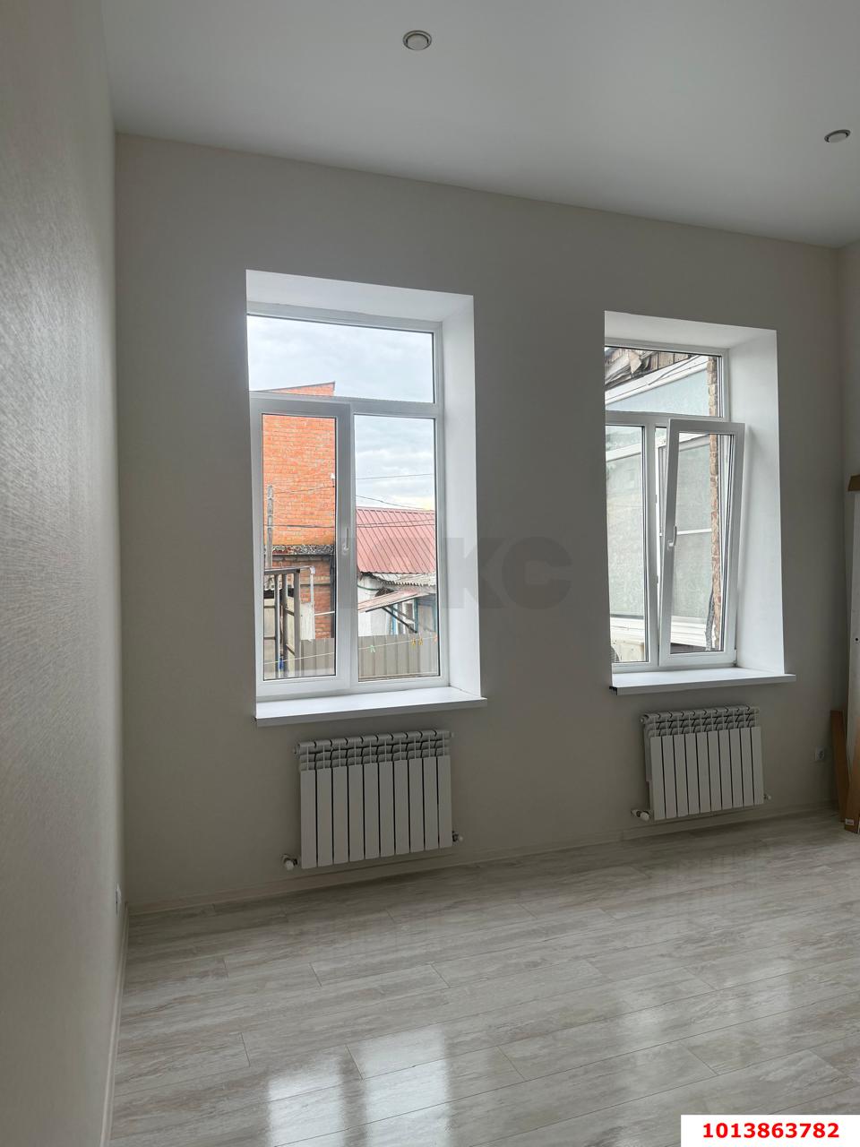 Фото №3: 2-комнатная квартира 50&nbsp;м², 1/1&nbsp;эт. - Краснодар, Центральный внутригородской округ, мкр. Центральный, ул. Янковского, 63