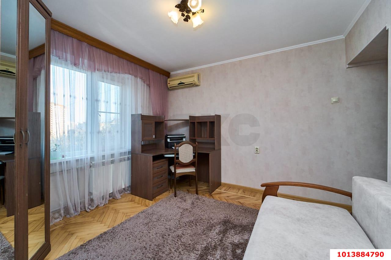 Фото №4: 4-комнатная квартира 75&nbsp;м², 8/9&nbsp;эт. - Краснодар, Карасунский внутригородской округ, мкр. Гидростроителей, ул. имени Игнатова, 51