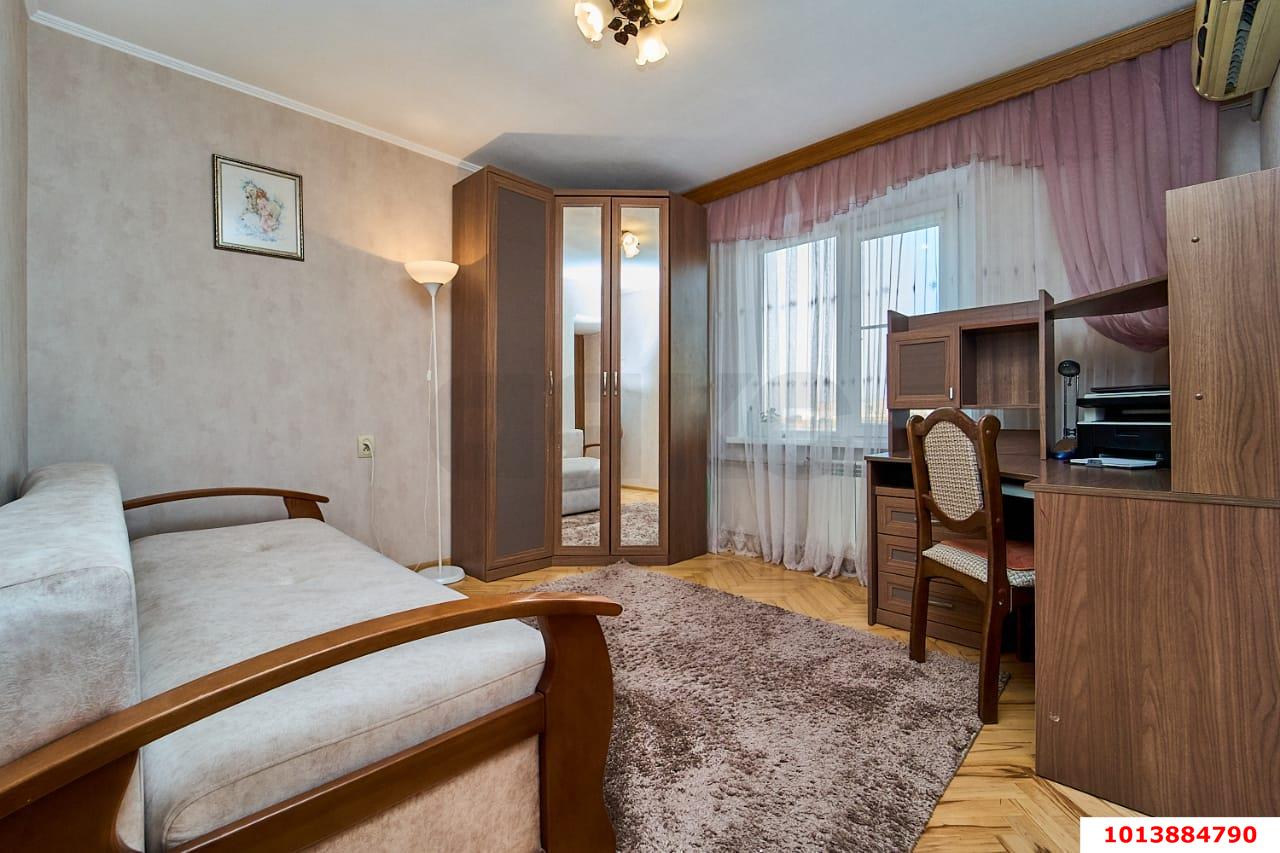 Фото №3: 4-комнатная квартира 75&nbsp;м², 8/9&nbsp;эт. - Краснодар, Карасунский внутригородской округ, мкр. Гидростроителей, ул. имени Игнатова, 51