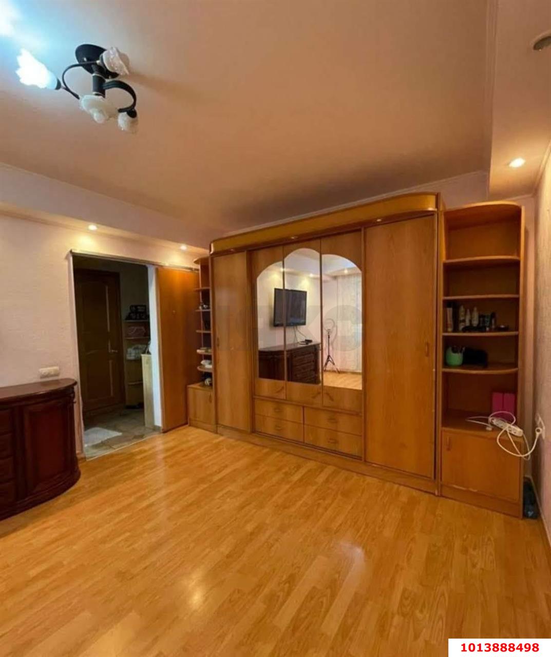 Фото №5: 1-комнатная квартира 40&nbsp;м², 9/10&nbsp;эт. - Краснодар, Западный внутригородской округ, мкр. Юбилейный, ул. Рождественская набережная, 19