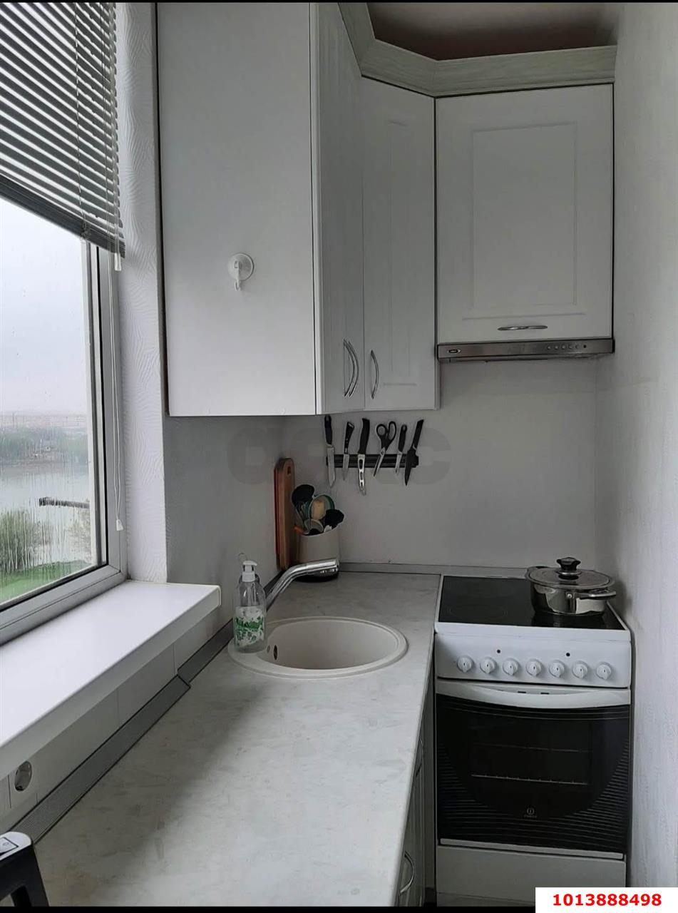 Фото №2: 1-комнатная квартира 40&nbsp;м², 9/10&nbsp;эт. - Краснодар, Западный внутригородской округ, мкр. Юбилейный, ул. Рождественская набережная, 19