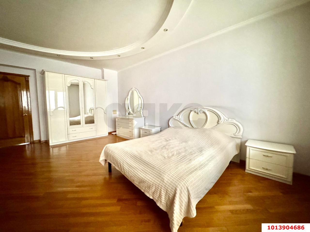 Фото №6: 4-комнатная квартира 150&nbsp;м², 3/6&nbsp;эт. - Краснодар, Прикубанский внутригородской округ, мкр. Фестивальный, ул. Яна Полуяна, 17