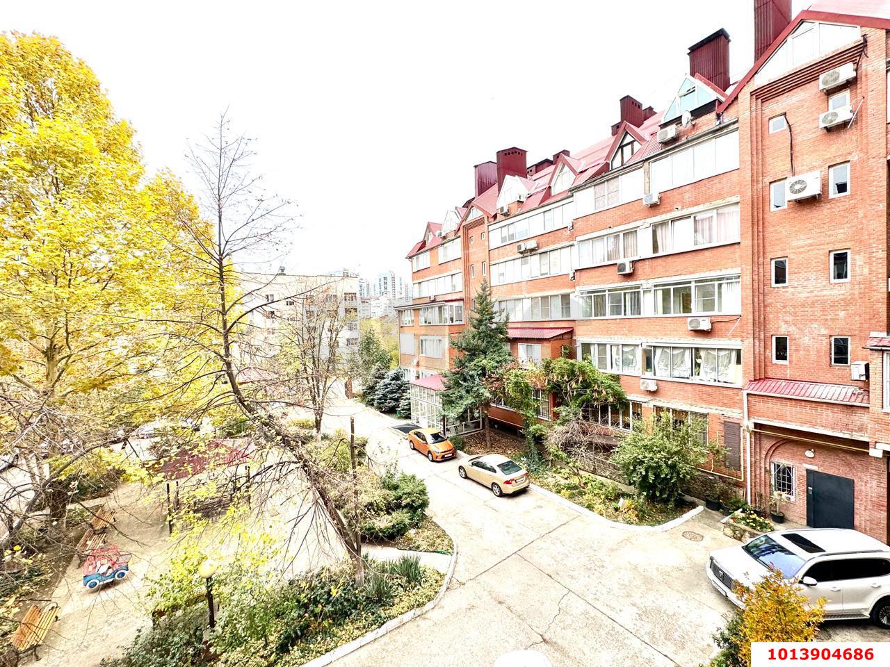 Фото №1: 4-комнатная квартира 150&nbsp;м², 3/6&nbsp;эт. - Краснодар, Прикубанский внутригородской округ, мкр. Фестивальный, ул. Яна Полуяна, 17
