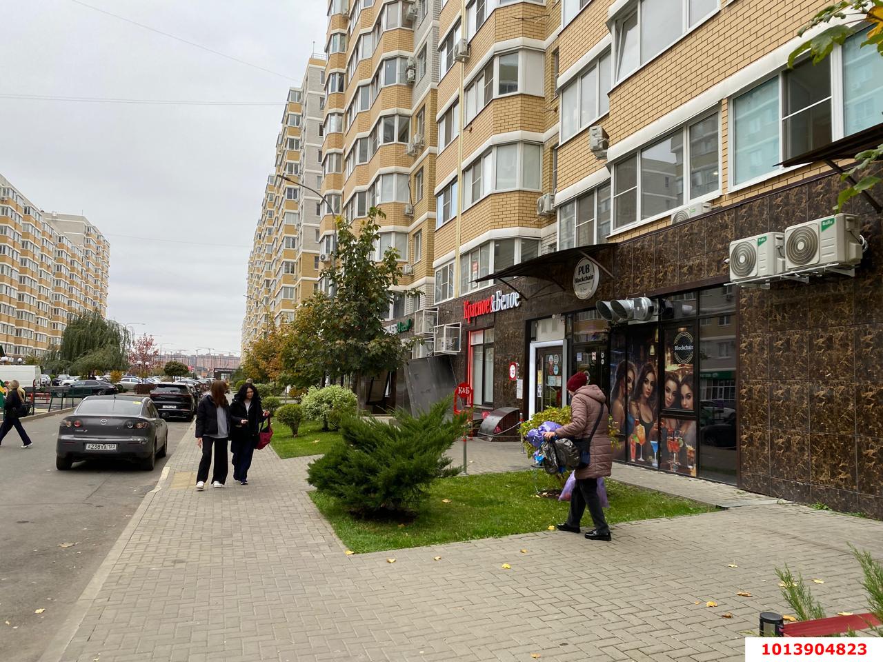 Фото №1: Торговое помещение 83&nbsp;м², 1/16&nbsp;эт. - Краснодар, Прикубанский внутригородской округ, мкр. жилой комплекс Самолёт-2, ул. Западный Обход, 57