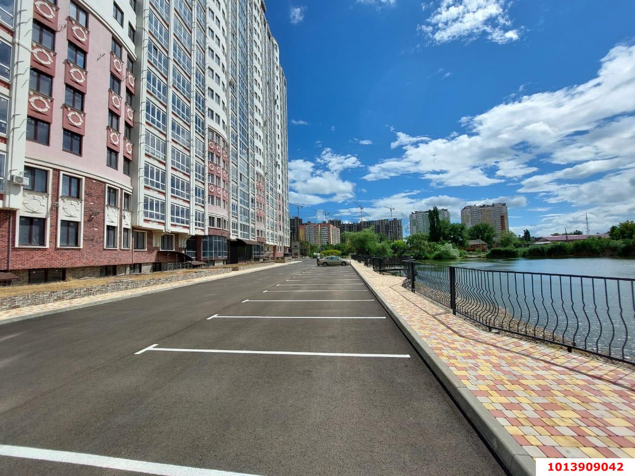 Фото №1: 3-комнатная квартира 120&nbsp;м², 19/20&nbsp;эт. - Краснодар, Прикубанский внутригородской округ, Школьный, Круглик, мкр. жилой комплекс Версаль, ул. Черниговская, 1