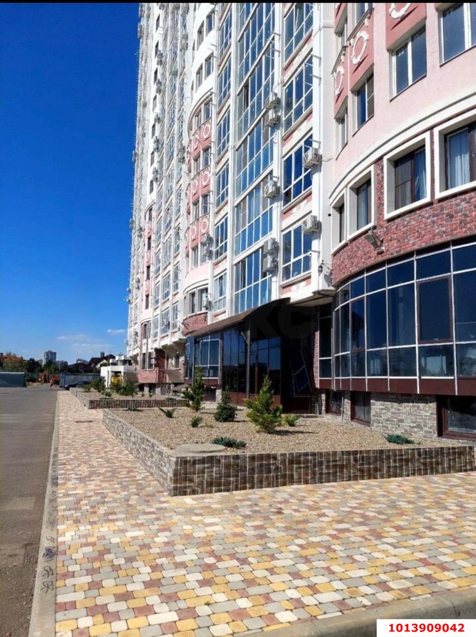Фото №4: 3-комнатная квартира 120&nbsp;м², 19/20&nbsp;эт. - Краснодар, Прикубанский внутригородской округ, Школьный, Круглик, мкр. жилой комплекс Версаль, ул. Черниговская, 1