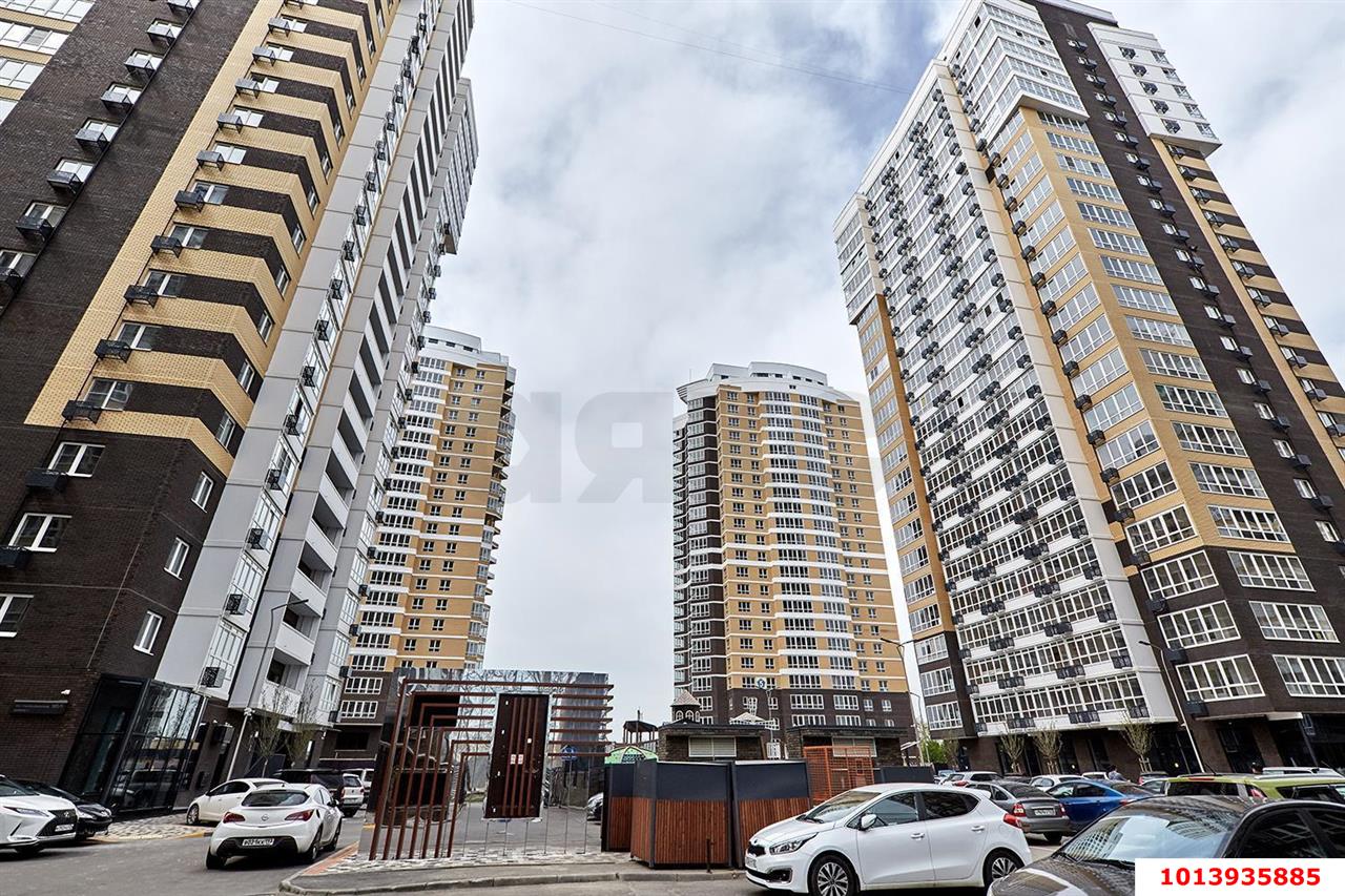 Фото №1: 3-комнатная квартира 137&nbsp;м², 20/24&nbsp;эт. - Краснодар, Карасунский внутригородской округ, Хлопчато-бумажный Комбинат, мкр. жилой комплекс Элегант, ул. Старокубанская, 137/1