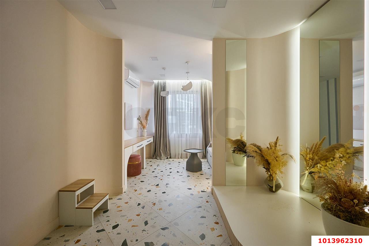 Фото №7: 2-комнатная квартира 70&nbsp;м², 2/23&nbsp;эт. - Краснодар, Центральный внутригородской округ, Табачная Фабрика, мкр. ЖК Все Свои Вип, ул. Колхозная, 5