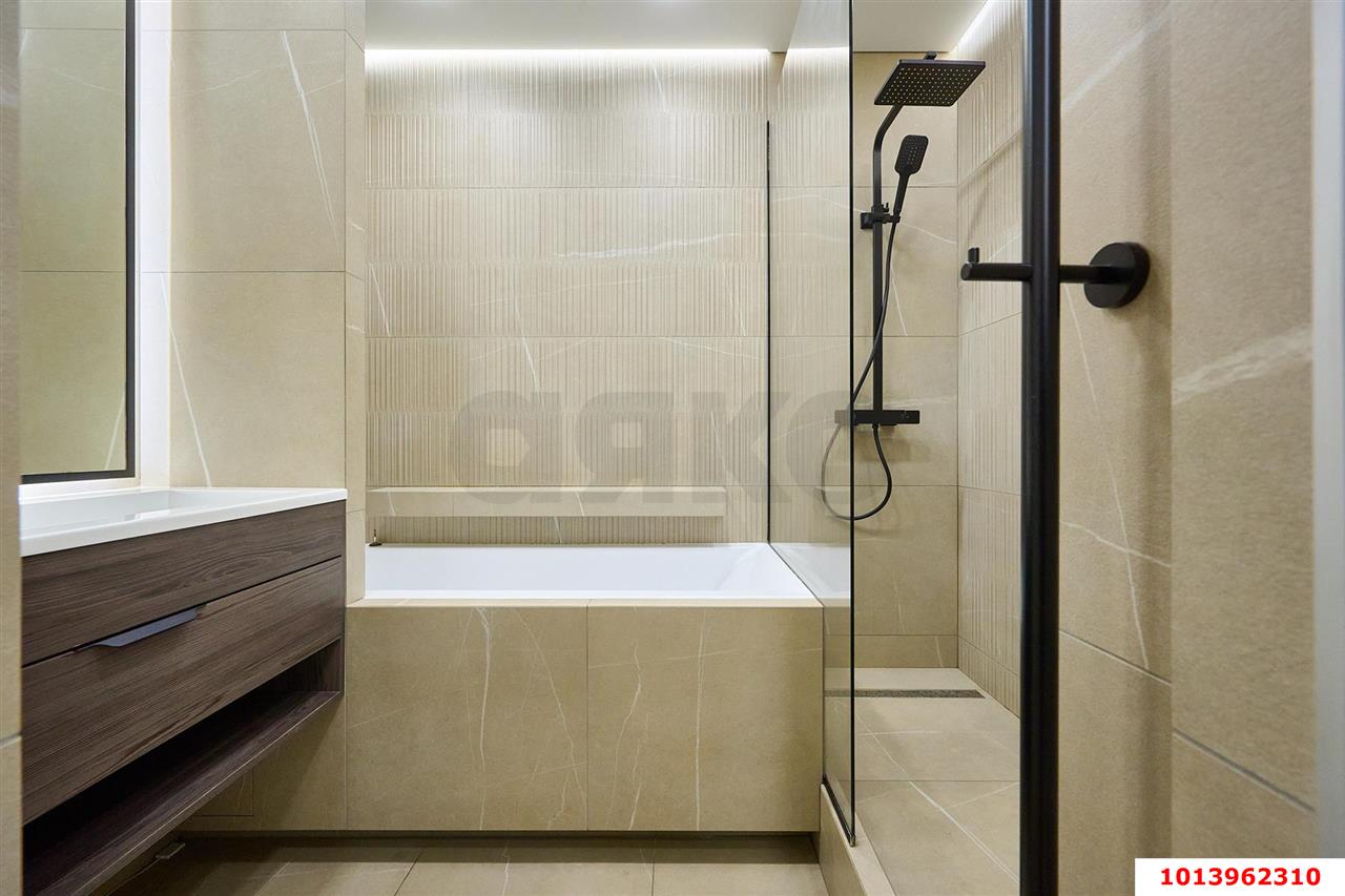 Фото №10: 2-комнатная квартира 70&nbsp;м², 2/23&nbsp;эт. - Краснодар, Центральный внутригородской округ, Табачная Фабрика, мкр. ЖК Все Свои Вип, ул. Колхозная, 5