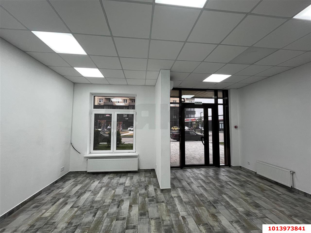 Фото №2: Торговое помещение 37&nbsp;м², 1/16&nbsp;эт. - Краснодар, Прикубанский внутригородской округ, мкр. жилой комплекс Ракурс, ул. имени Героя Ростовского, 8к2