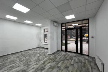 Фото №1: Торговое помещение 37&nbsp;м², 1/16&nbsp;эт. - Краснодар, мкр. жилой комплекс Ракурс, ул. имени Героя Ростовского, 8к2