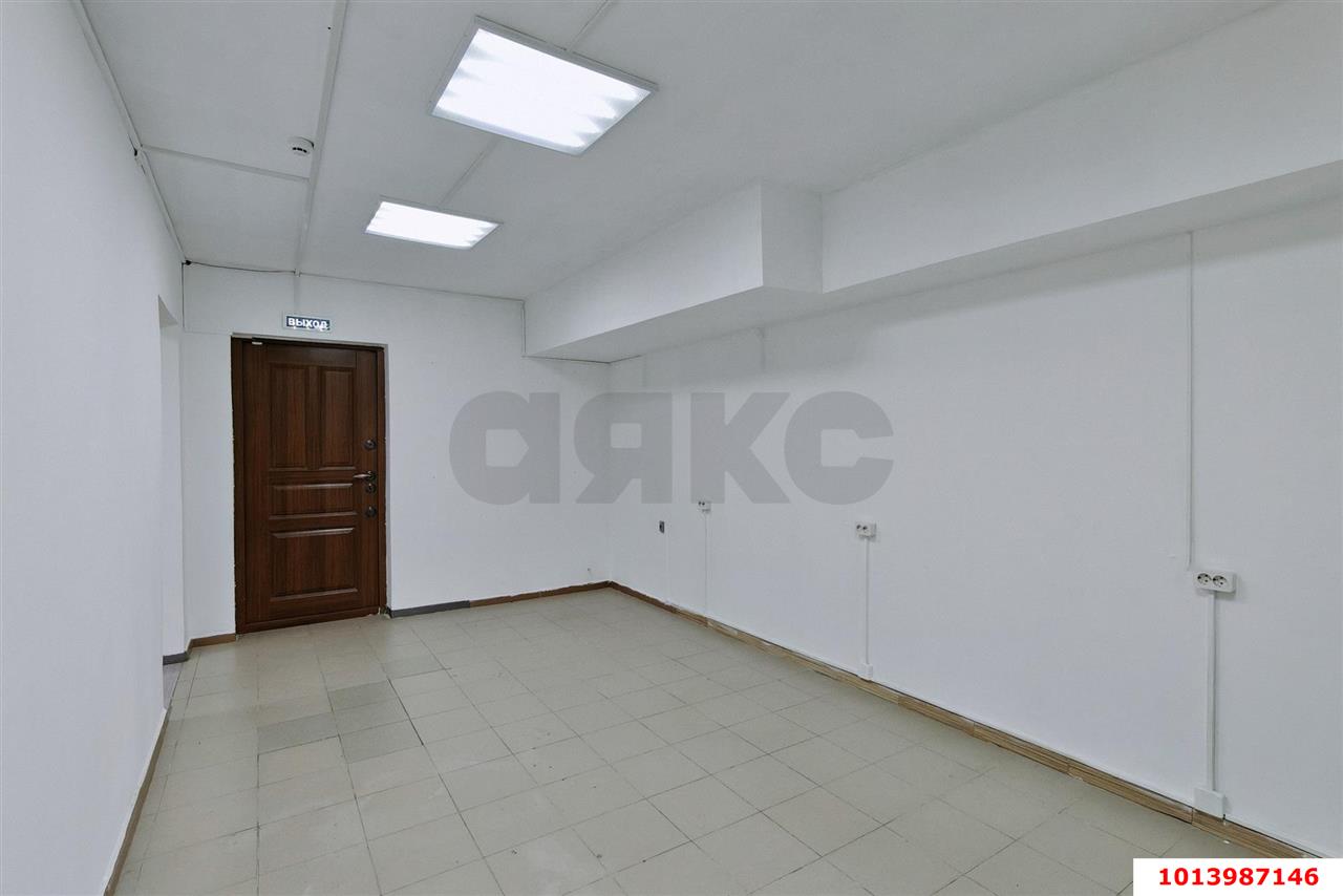 Фото №4: Торговое помещение 45&nbsp;м², 16&nbsp;эт. - Краснодар, Прикубанский внутригородской округ, мкр. Московский, ул. Карякина, 18